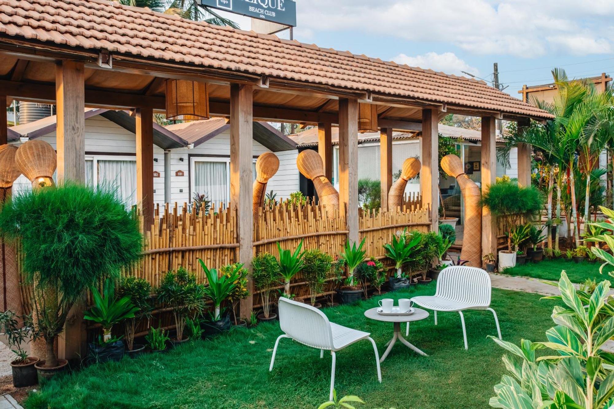 Stone Wood Beach Resort, Вагатор Екстер'єр фото