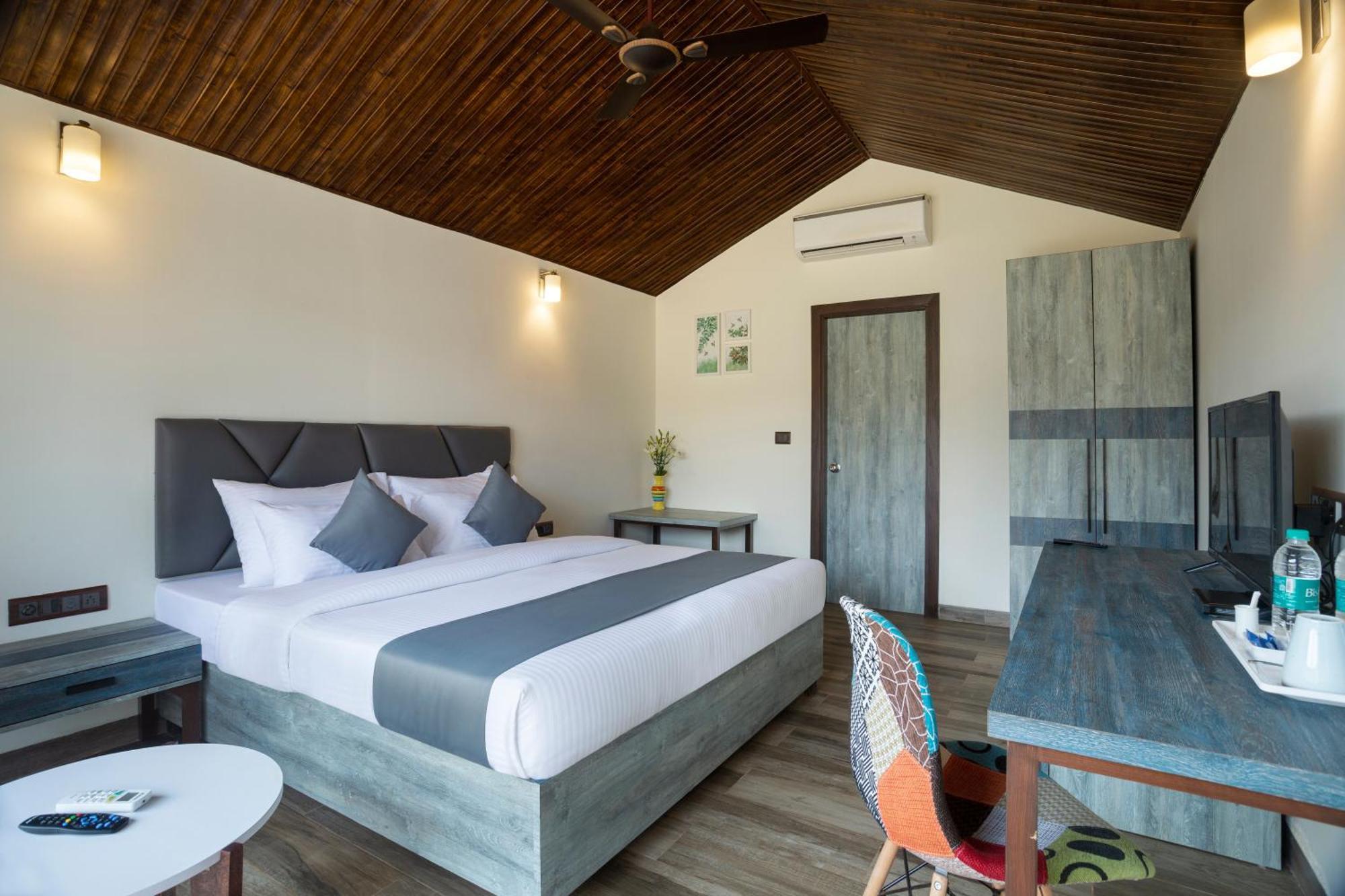 Stone Wood Beach Resort, Вагатор Екстер'єр фото